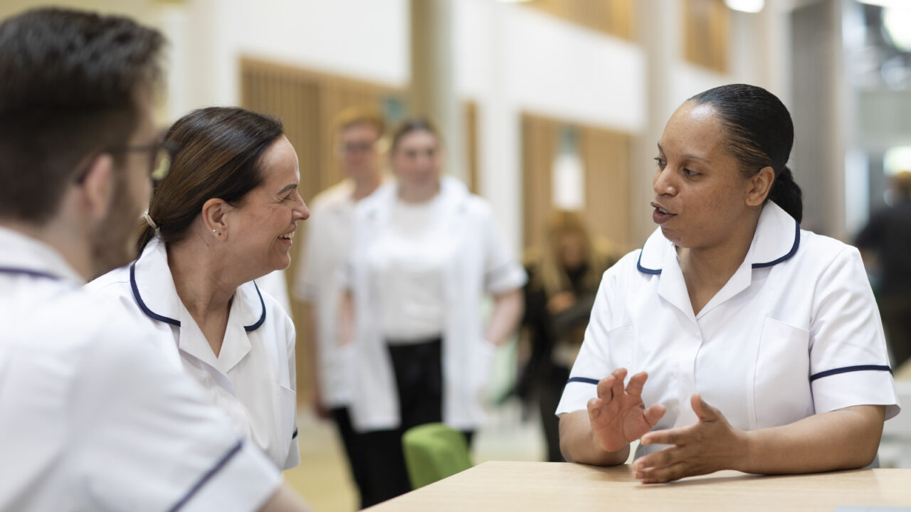 Nurses in discussion