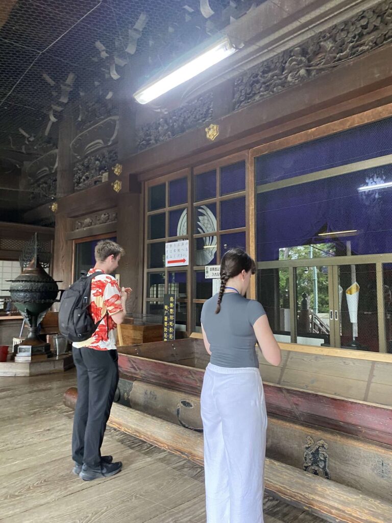 Turing - traditional Japanese temple